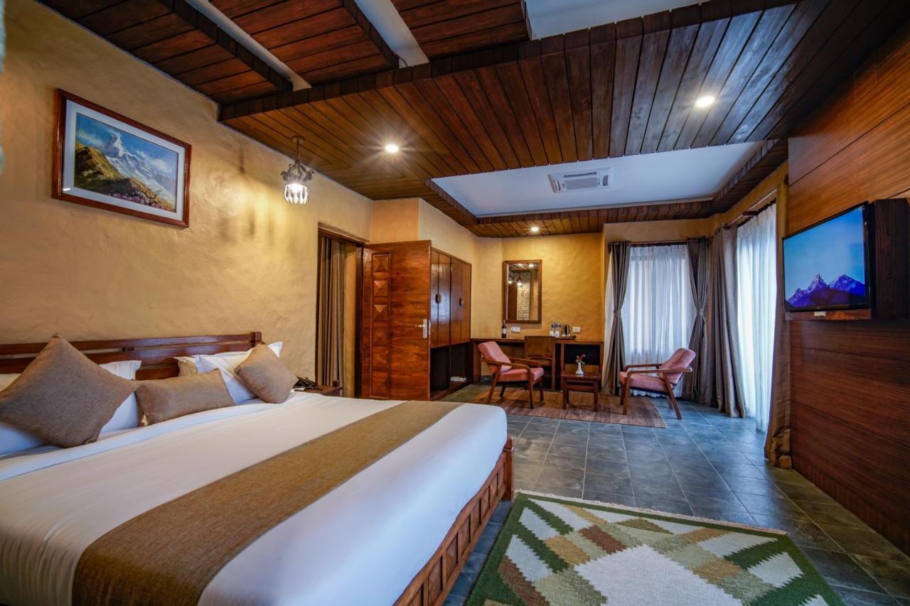Bar Peepal Resort Pokhara Exterior foto Deluxe Suite
