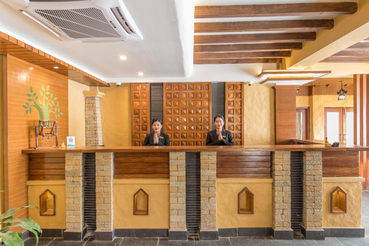 Bar Peepal Resort Pokhara Exterior foto Reception at the hotel